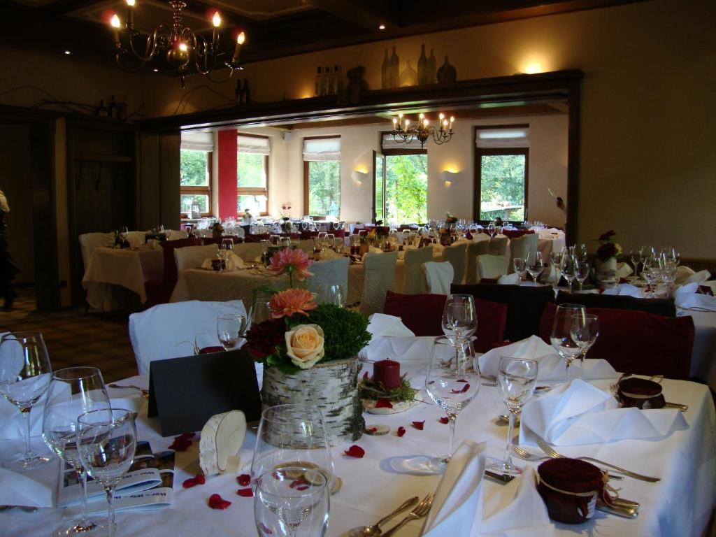 Hotel Restaurant Paradeismuehle Klingenberg am Main Exterior photo